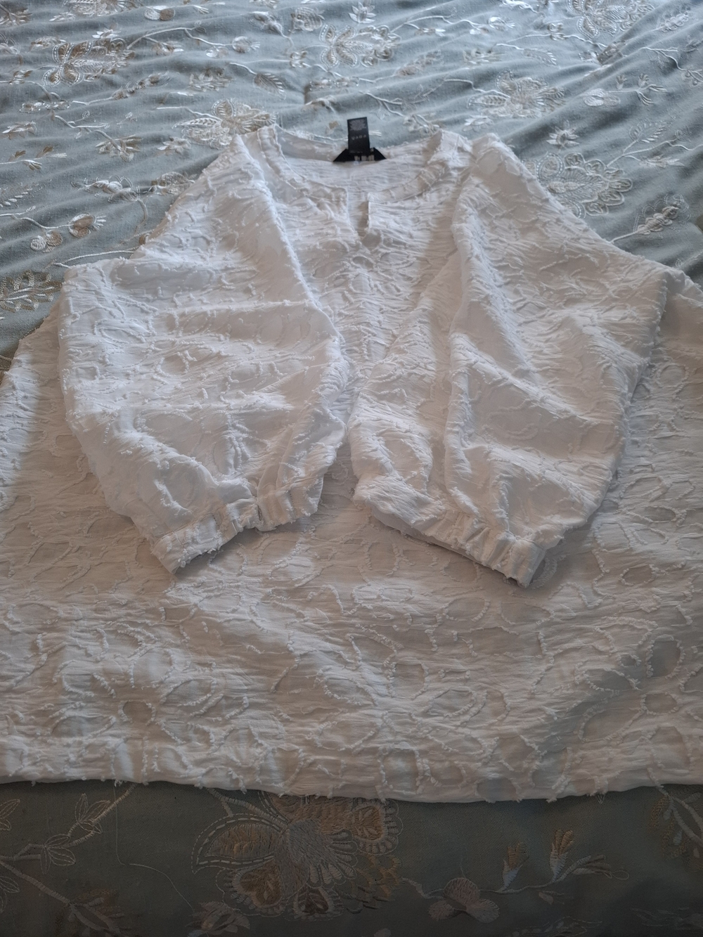 Ali Miles White Textured Split-Neck Tunic - Picture 14 of 15